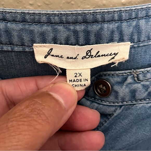 Jane & Delancey Collarless Blue Denim Roll Tab Sleeve Button Front Shirt Size 2X - Picture 3 of 10